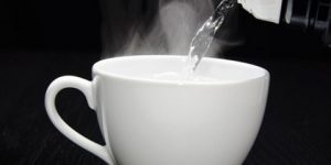 صحتنا في غذائنا..  06 فوائد صحية مذهلة لشرب كوب ماء دافئ صباحاً