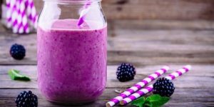 صحتنا في غذائنا.. فوائد عصير التوت وعدد السعرات الحرارية به