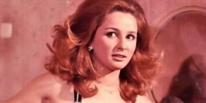 نجلاء فتحي تقاضي شخصا استغلها لسنوات