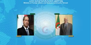 عطاف يجري إتصالا هاتفيا مع نظيره السوري فيصل المقداد