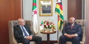 التشديد على أهمية إعادة بعث اللجنة العليا المشتركة الجزائر-زيمبابوي