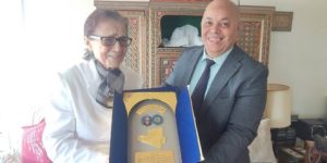 وزير المجاهدين يزور المجاهدة “جميلة بوحيرد” رمز التضحية والصمود