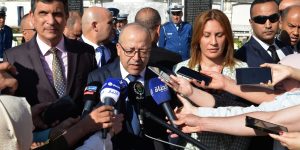 وزير الاتصال يدعو إلى إلى إنتهاج الأسلوب الإستباقي في الدفاع عن مصالح الجزائر