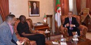 هني يتباحث سبل  تفعيل منطقة التجارة الحرة الإفريقية مع سفير أوغندا