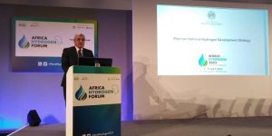  وزارة الطاقة: عرض الاستراتيجية الوطنية لتطوير الهيدروجين في الجزائر