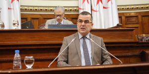 وزير العمل يعرض قانون ممارسة الحق النقابي على أعضاء مجلس الأمة