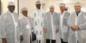 وفد نيجيري يزور عدة منشآت ومشاريع صناعية