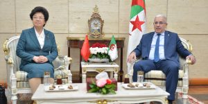 بوغالي يشيد بجهود الصين لحل التوترات والنزاعات بالطرق السلمية