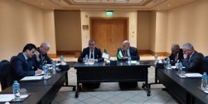 وزير العمل والتشغيل والضمان الإجتماعي يتحادث بالقاهرة مع نظيره الفلسطيني