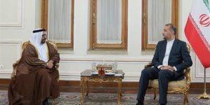 وزير الدولة الإماراتي من طهران: “توسيع التعاون الثنائي يصب في مصلحة البلدين”