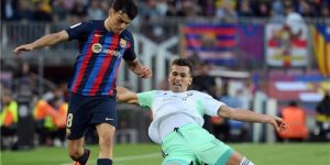 بيدري يعلق على شائعات ميسي