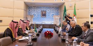 عطاف ونظيره السعودي يتفقان على خطوات عملية لتقوية الإطار القانوني والهيكلي للعلاقات الثنائية