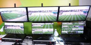 البطولة الاحترافية لكرة القدم.. تقنية “الفار” في ثلاثة ملاعب