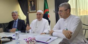 بلمهدي يثمن الجهود التي تبذلها البعثة الجزائرية للحج