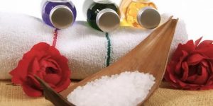 جمال وأناقة.. طرق مختلفة لاستخدام الملح لعلاج المشكلات الجلدية الشائعة