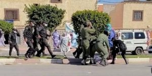 مناضلات صحراويات يكسرن الحصار المضروب على مدينة العيون المحتلة