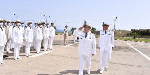 قائد القوات البحرية يشرف على تخرج خمس دفعات جديدة بالمدرسة العليا للبحرية