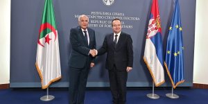 بلغراد تدعم مواقف الجزائر الدولية