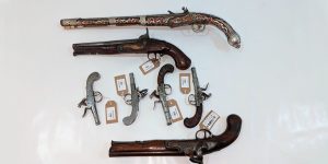 استعادة سبعة بنادق يعود تاريخها إلى الفترة العثمانية