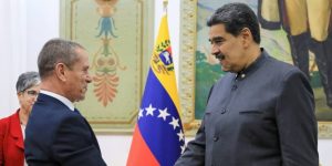 الرئيس الفنزويلي يشيد بالإرادة الجزائرية لترقية العلاقات الثنائية