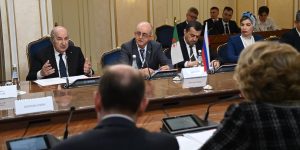 رئيس الجمهورية يتحادث بموسكو مع رئيسة مجلس الفيدرالية الروسي