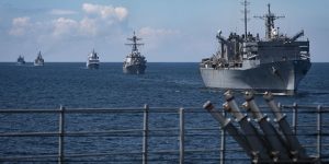 انطلاق مناورات بمشاركة أكثر من 60 سفينة من أسطول المحيط الهادئ