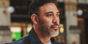 عمرو مصطفى يعلن عن أول مطرب بالذكاء الاصطناعي