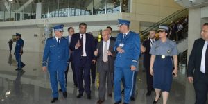 شرفة يدشن منطقة العبور والجسر الرابط بين محطتي مطار هواري بومدين الدولي