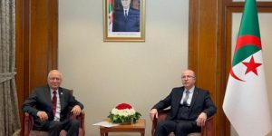 الوزير الأول يستقبل مفوض الاتحاد الإفريقي للتربية والعلوم والتكنولوجيا