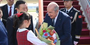 رئيس الجمهورية يحل ببكين في زيارة دولة إلى جمهورية الصين الشعبية