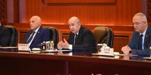 رئيس الجمهورية يؤكد من بكين أن الجزائر وجهة استثمارية واعدة في ميادين حيوية