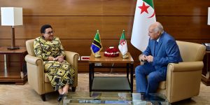 عطاف يستقبل وزيرة الشؤون الخارجية والتعاون الشرق إفريقي بتنزانيا