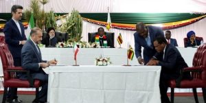 زيمبابوي وإيران توقعان عدة اتفاقيات في ختام جولة رئيسي