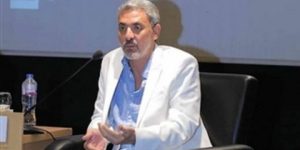 فتحي عبد الوهاب يكشف سر إبعاده عائلته عن الأضواء