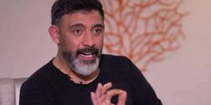 عمرو مصطفى يبرر تصريحاته الأخيرة: “أتعرّض لحرب شرسة”!