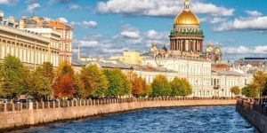 استفاد منها ممثلو وسائل الإعلام الوطنية.. جولة سياحية استكشافية لسانت بطرسبورغ الروسية