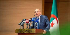 المخاطر الخارجية التي تواجهها الجزائر تستوجب تضافر جهود الطبقة السياسية ونضالها