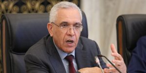 وزير العدل يعرض نصي القانون المتضمن تنظيم مهنة المحضر القضائي والقانون المتعلق بحماية أراضي الدولة