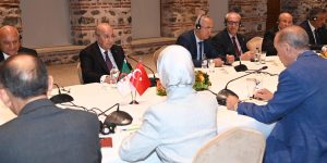 رئيس الجمهورية يجري محادثات موسعة بإسطنبول مع نظيره التركي