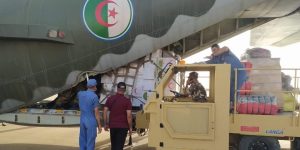 وصول مساعدات انسانية للمتضررين من الأمطار بإن قزام