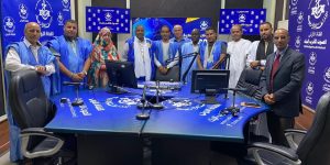 وفد إعلامي صحراوي يشيد بجهود الإذاعة الجزائرية في رفع التعتيم الإعلامي على القضية الصحراوية