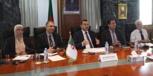 عرقاب يتحادث مع مسؤولي مؤسستين روسيتين في المجال المنجمي