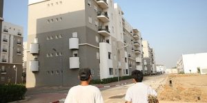 سكان حي 2000 مسكن بالرغاية يعانون العزلة