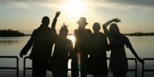 دراسة بريطانية توضح.. الأصدقاء يجنبوننا الإصابة بالاكتئاب