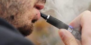 جديد الطب.. السيجارة الإلكترونية أكثر فعالية للكف عن التدخين