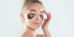 جمال وأناقة.. أقنعة للتخلص من الهالات السوداء