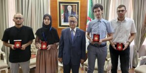 بداري يكرّم الطلبة الجزائريين المتوجين في المسابقة الدولية للرياضيات