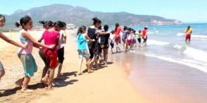 معسكر.. مخيم صيفي بشواطئ البحر بمستغانم لفائدة 420 طفلا