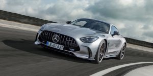 بقوة 577 حصان ونظام دفع كلي.. مرسيدس AMG GT الجديدة كلياً