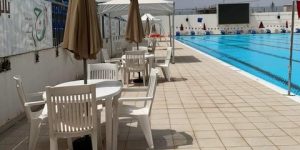 وهران: إقبال كبير على المسبح الخارجي للمركب الأولمبي ”ميلود هدفي”